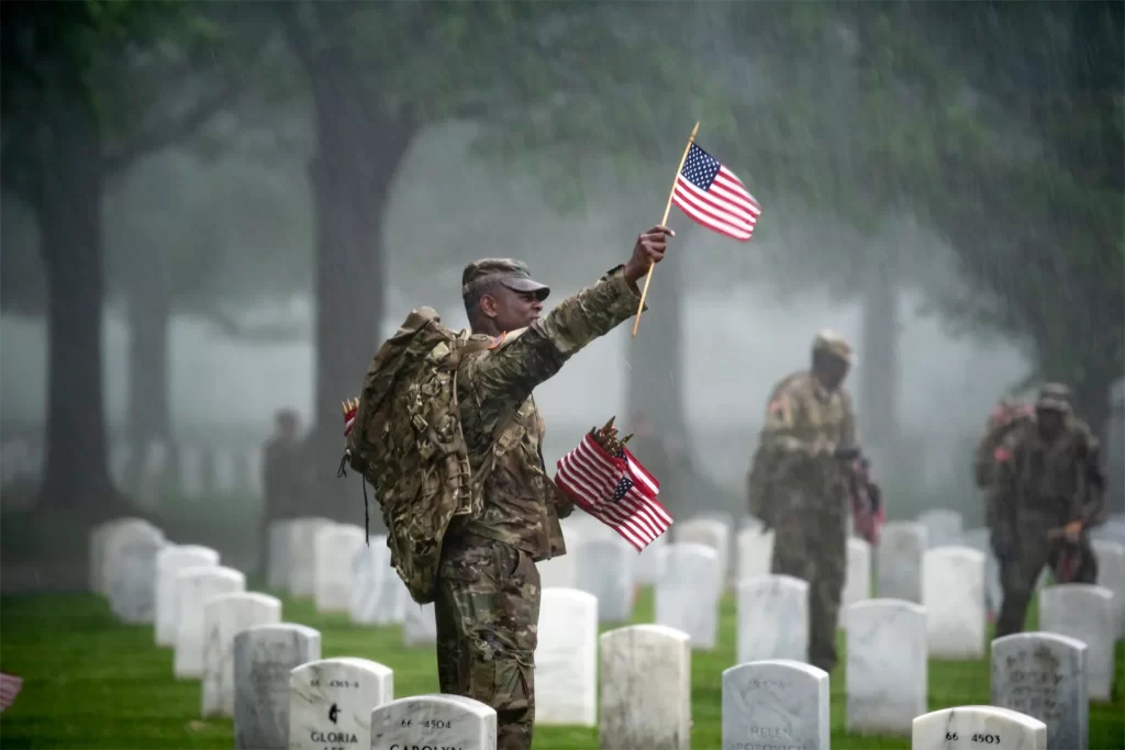 CrossFit-DNR-Fort-Collins-Colorado-US-soldiers-place-flags-graves-Arlington-National-Cemetery-Virginia-Memorial-Day-2019